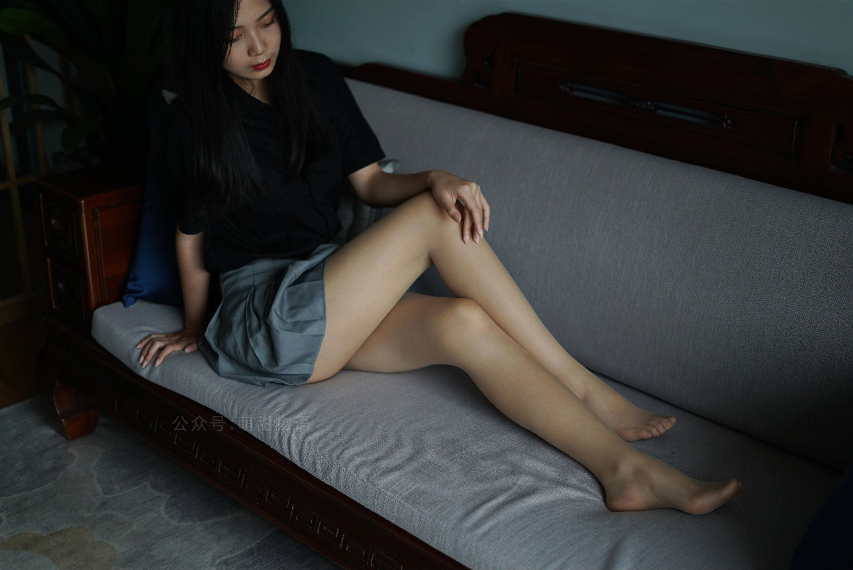 萌甜物语 XM121《短裙黑衬衣-小苏》